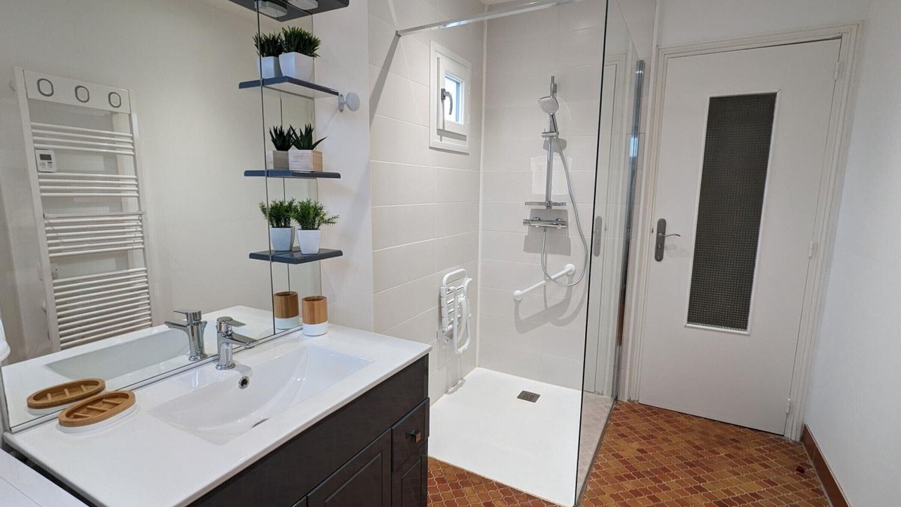 Photo of Bathroom in Puyreaux