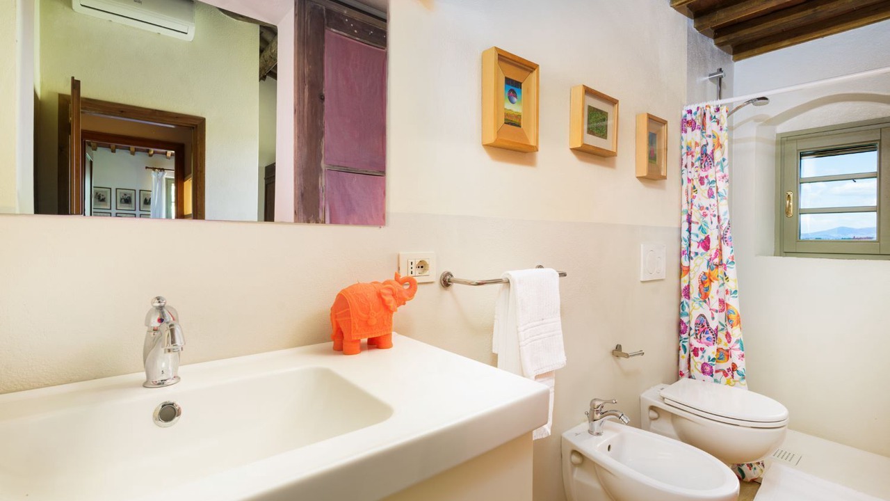 Photo of Bathroom in Bolgheri