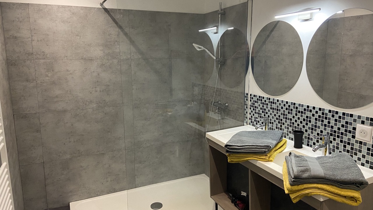 Photo of Bathroom in Andilly