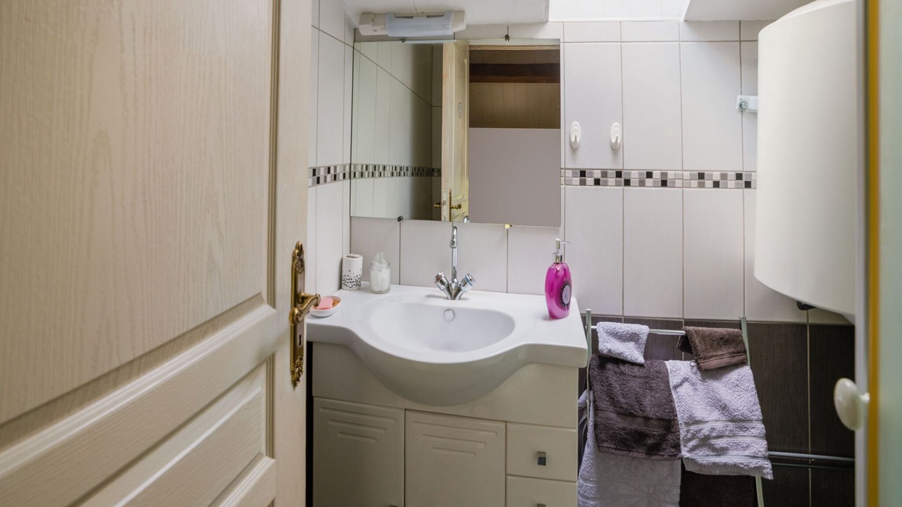 Photo of Bathroom in Saint-Cernin-de-lHerm