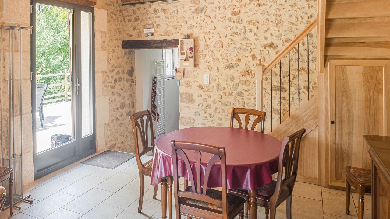 Photo of Livingroom in Saint-Cernin-de-lHerm