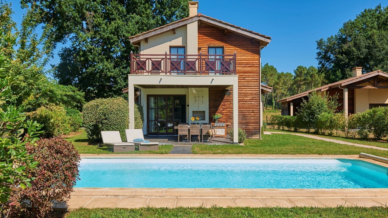 Photo of Outdoor in Salles