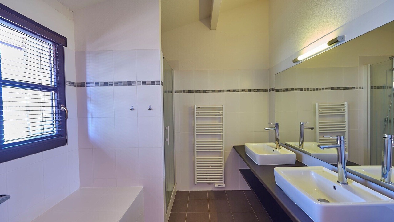 Photo of Bathroom in Salles