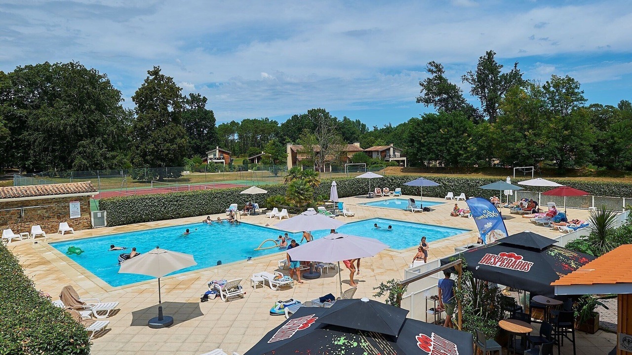 Photo of Others in Salles