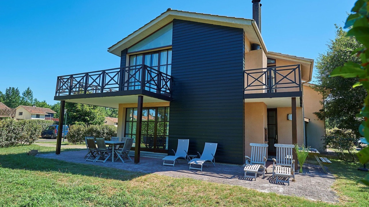 Photo of Outdoor in Salles