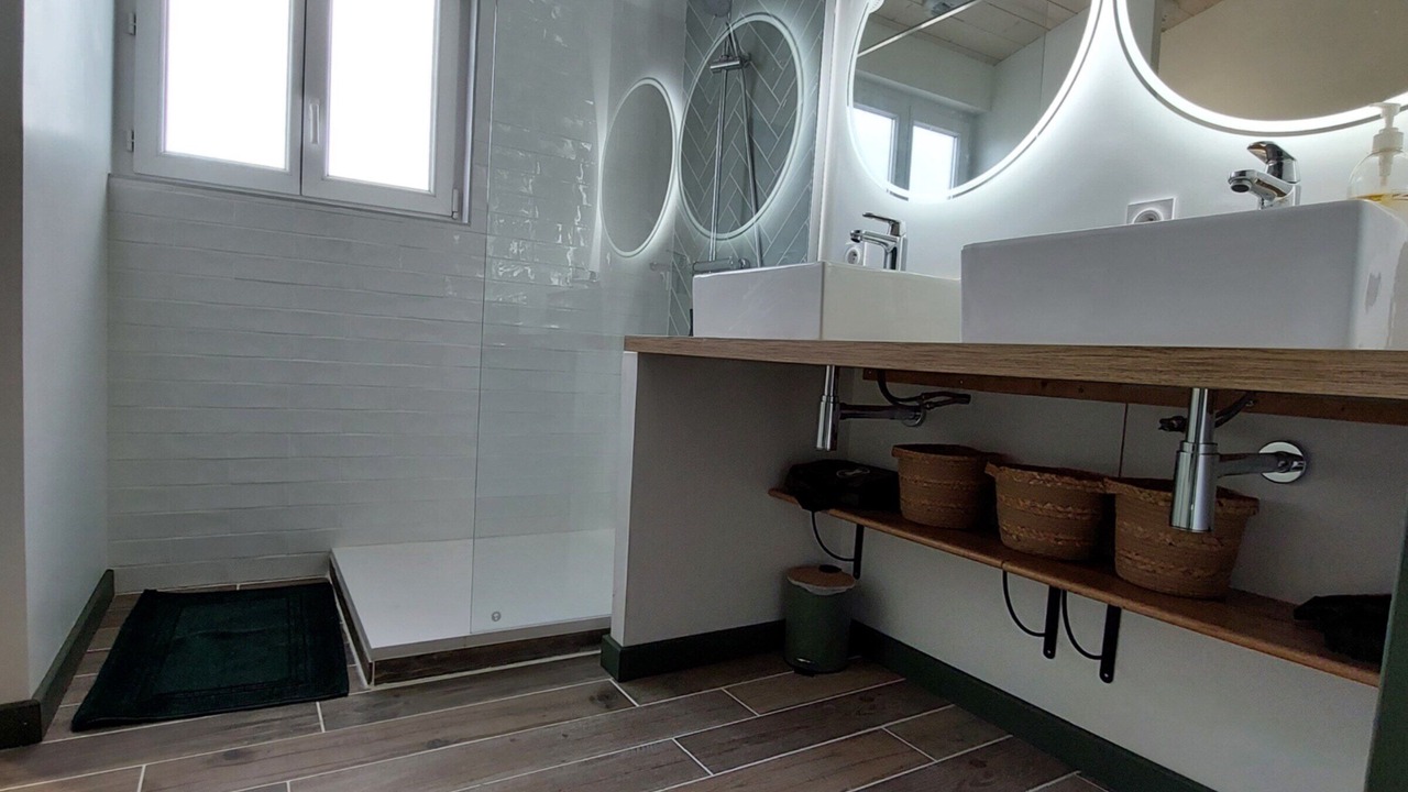 Photo of Bathroom in Les Portes-en-Re