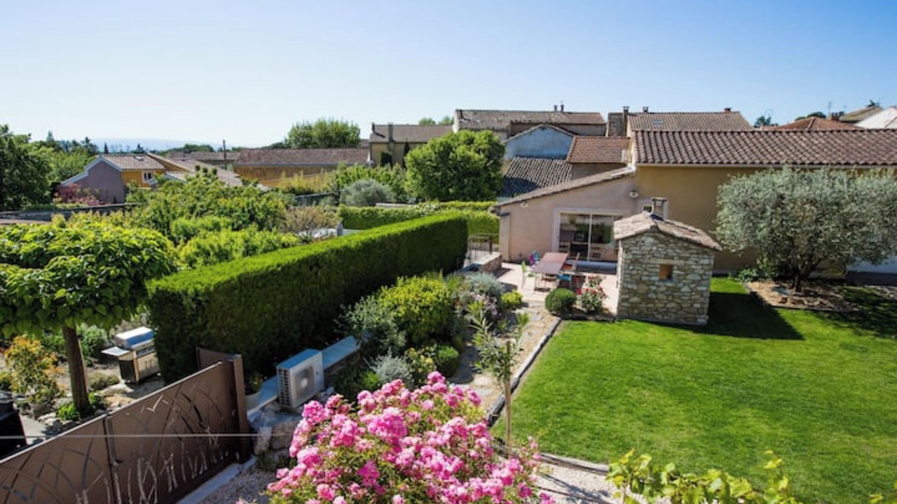 Photo of Outdoor in Chateauneuf-de-Gadagne