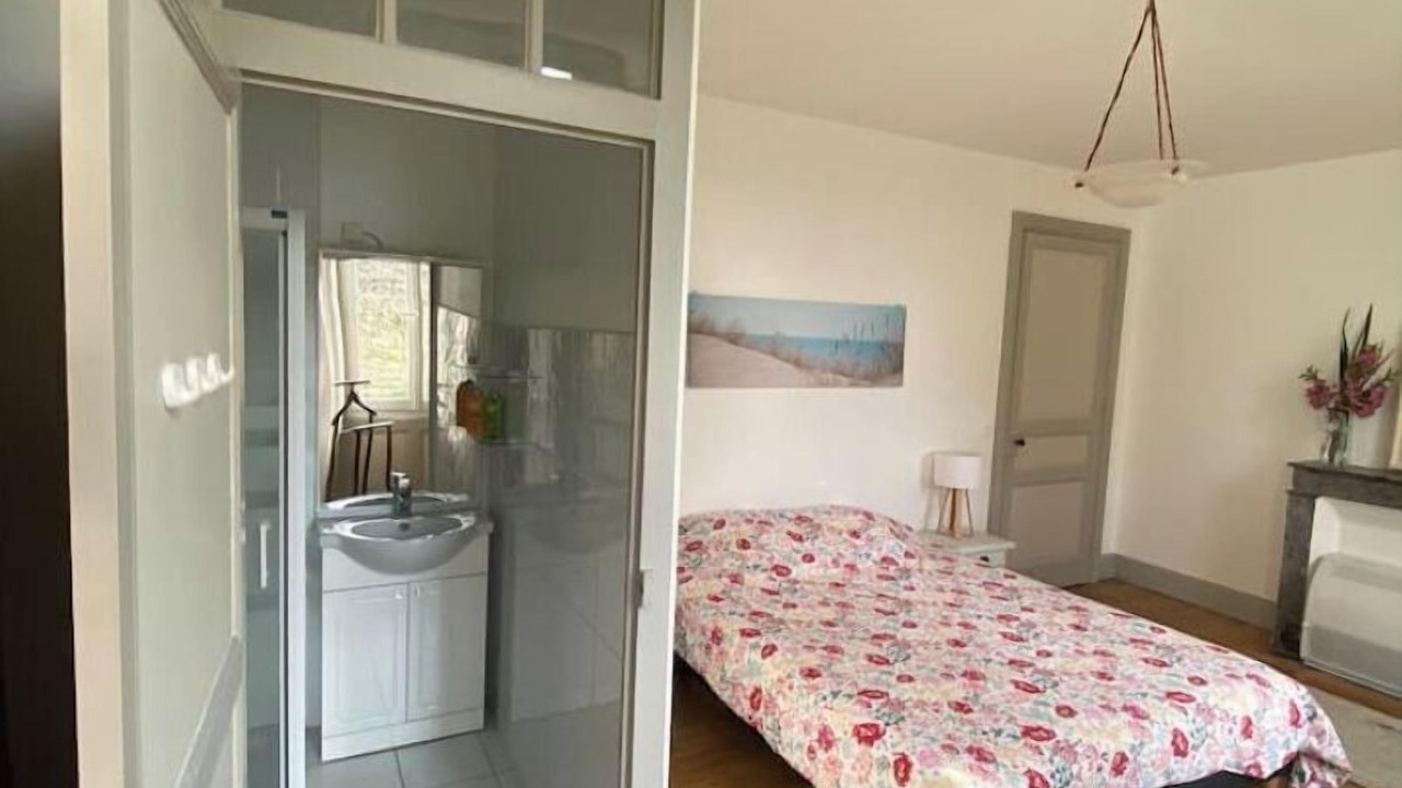 Photo of Bedroom in Saint-Romain-de-Benet