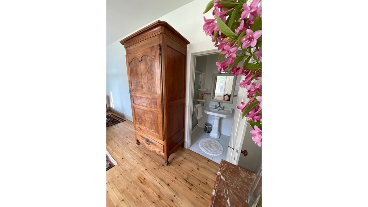Photo of Bathroom in Saint-Romain-de-Benet