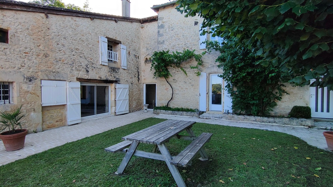 Photo of Outdoor in Varaignes