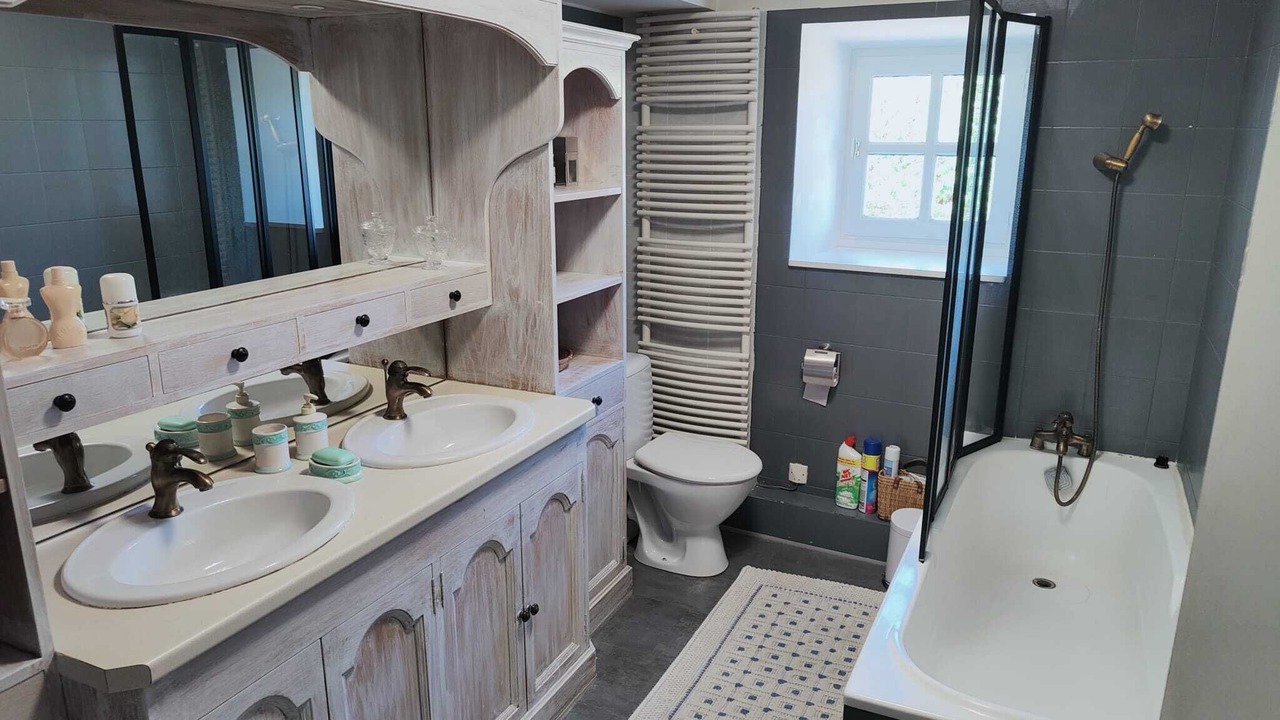 Photo of Bathroom in Varaignes