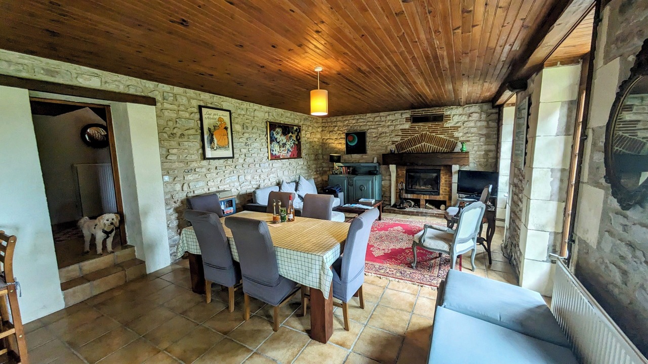 Photo of Livingroom in Charroux