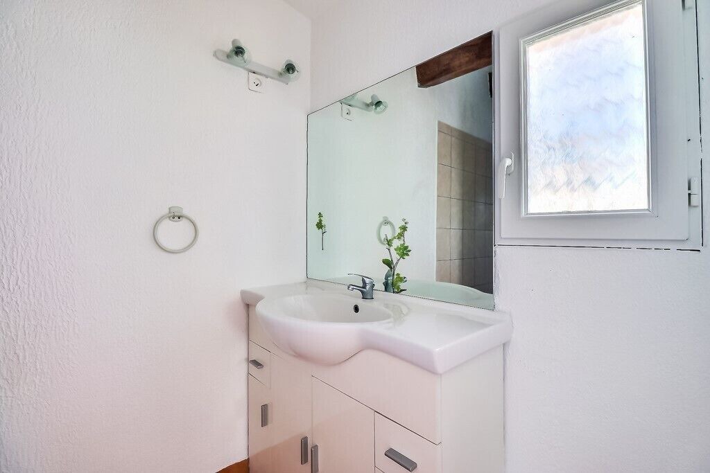 Photo of Bathroom in Beaucaire