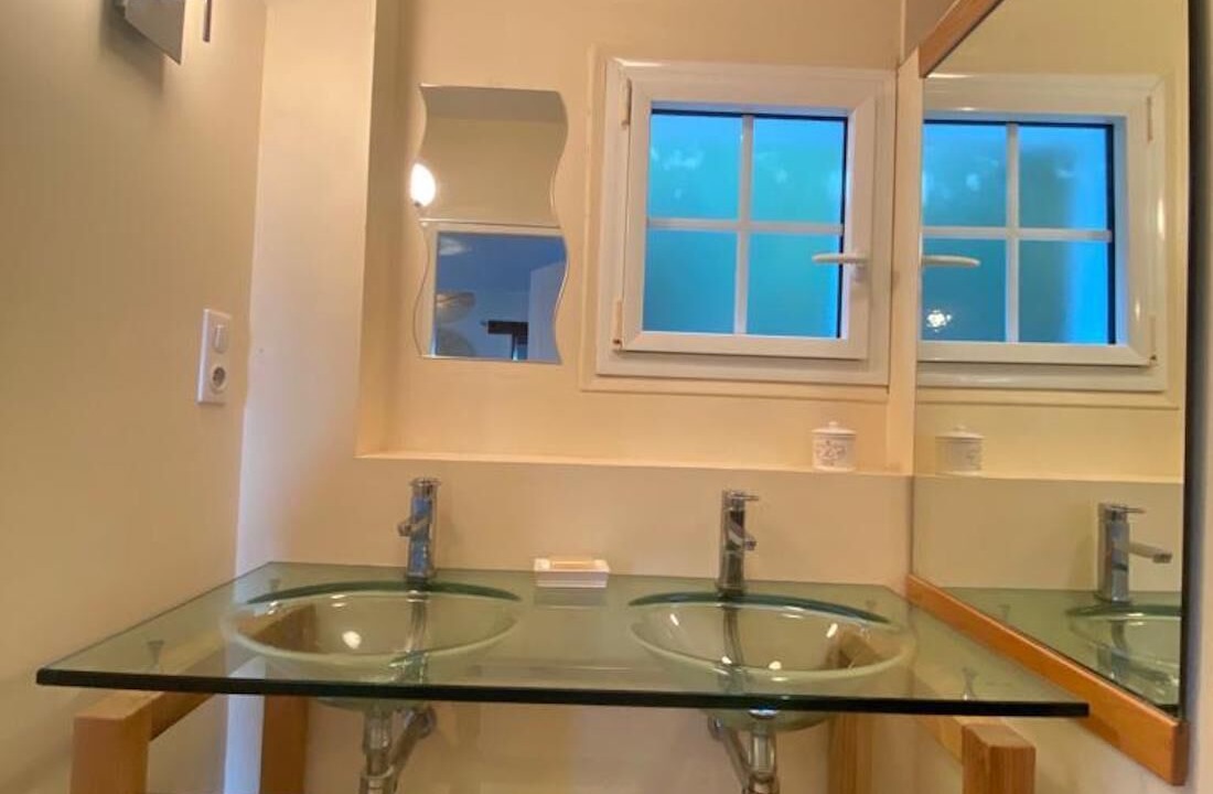Photo of Bathroom in Journiac
