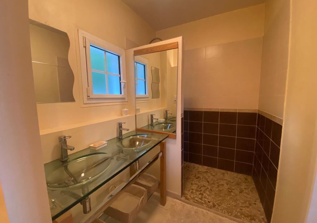 Photo of Bathroom in Journiac