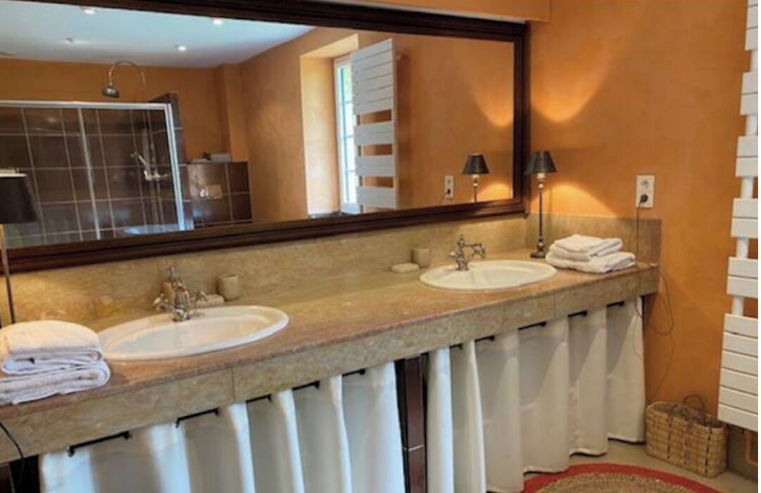 Photo of Bathroom in Journiac