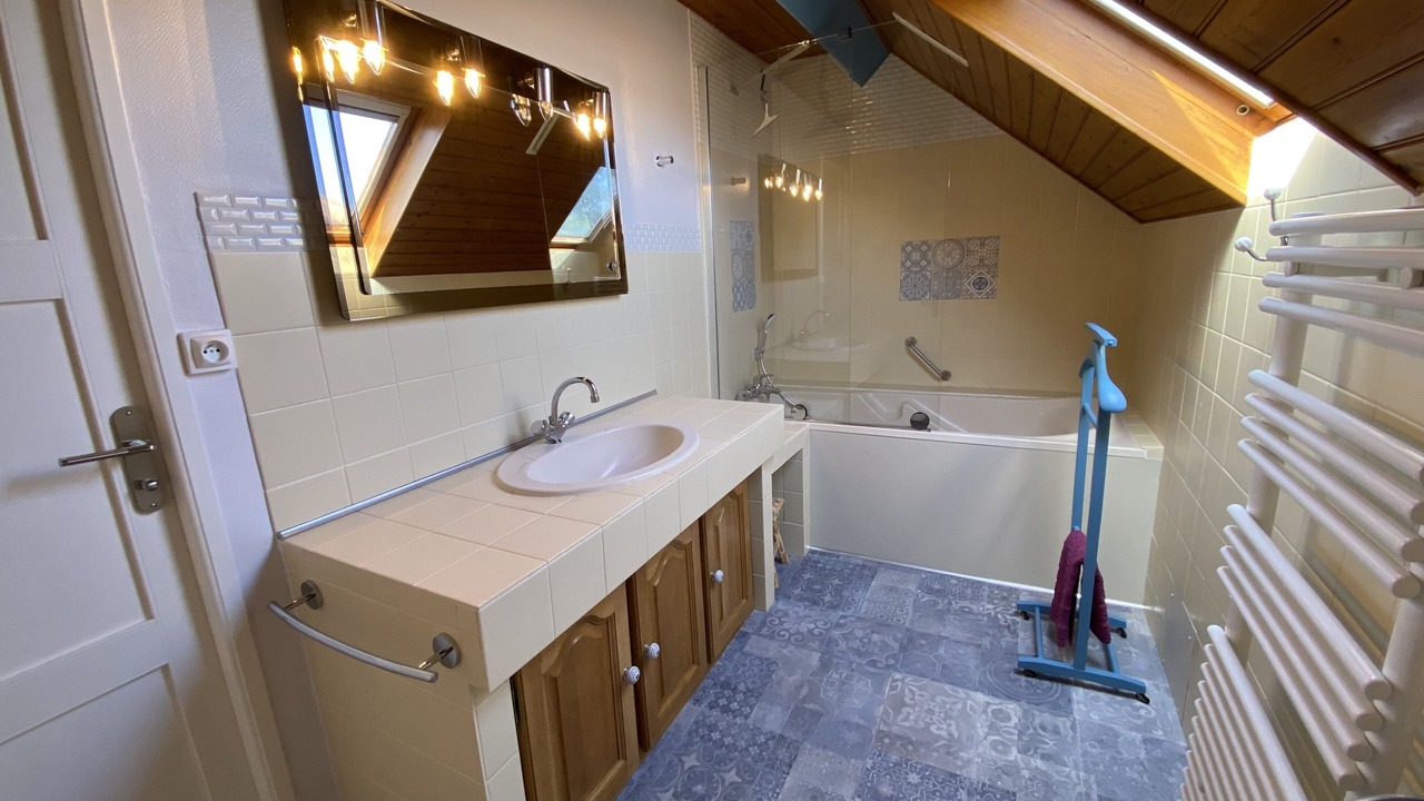 Photo of Bathroom in Coulon
