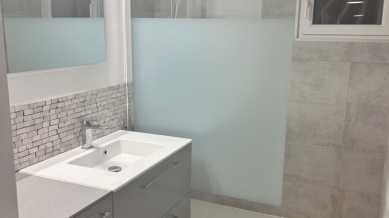 Photo of Bathroom in La Sauve