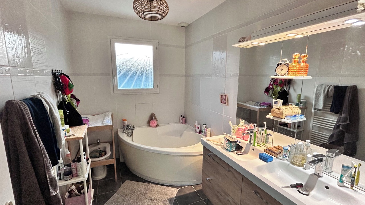 Photo of Bathroom in La Sauve