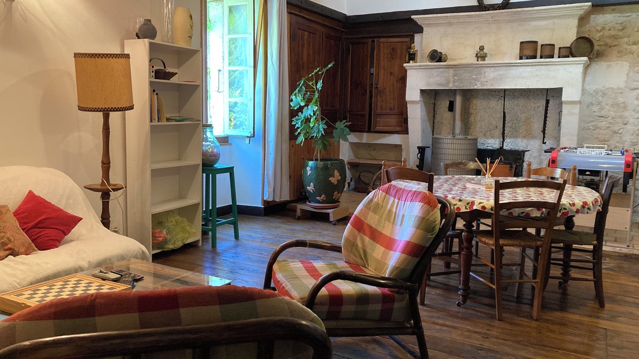 Photo of Livingroom in Champagne-et-Fontaine