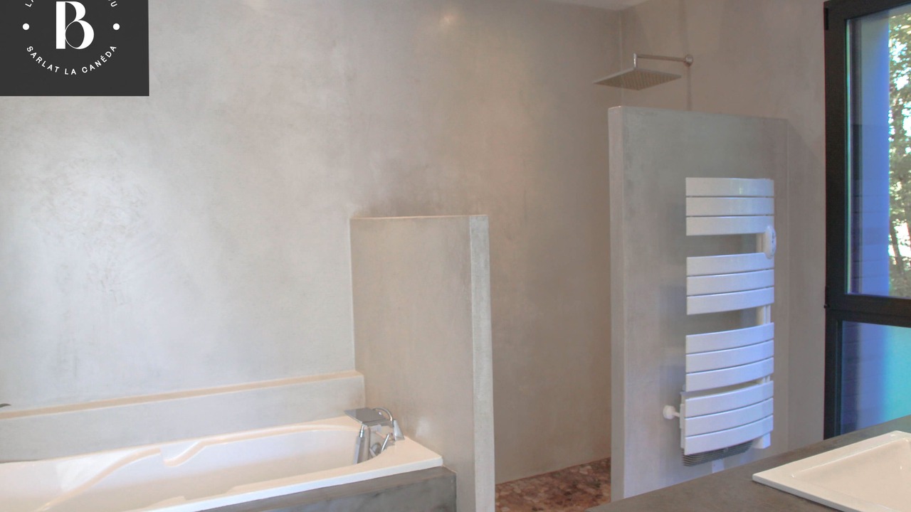 Photo of Bathroom in Sarlat-la-Caneda