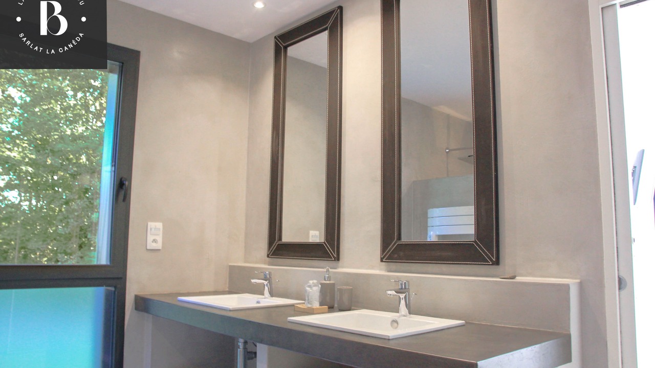 Photo of Bathroom in Sarlat-la-Caneda