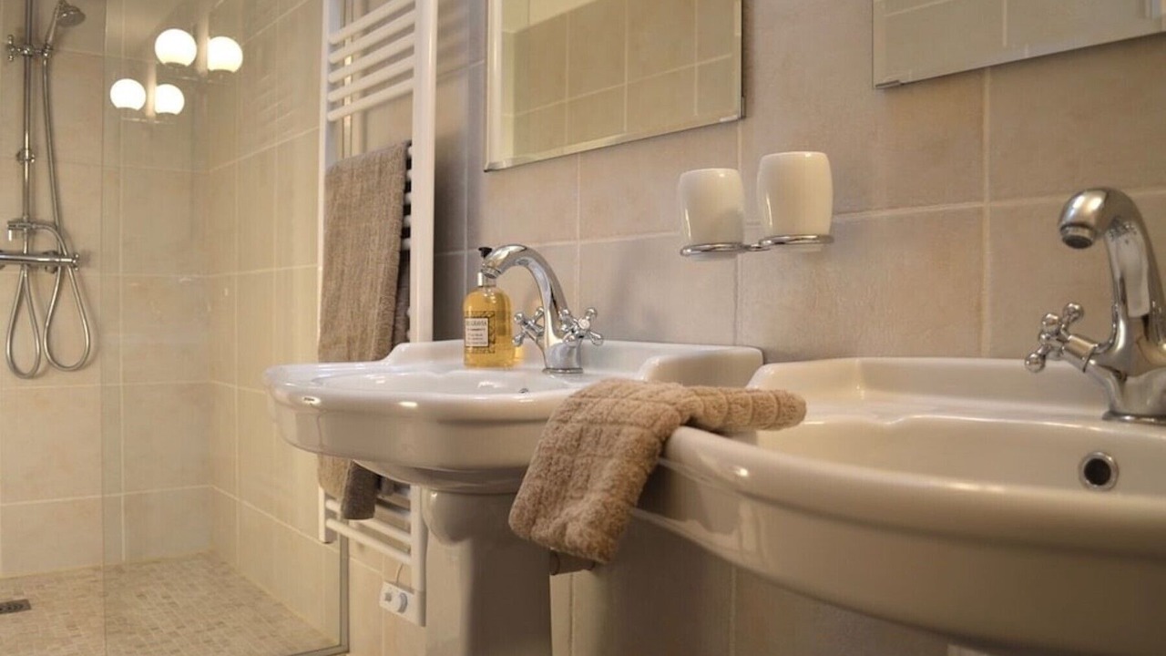 Photo of Bathroom in Mouliets et Villemartin