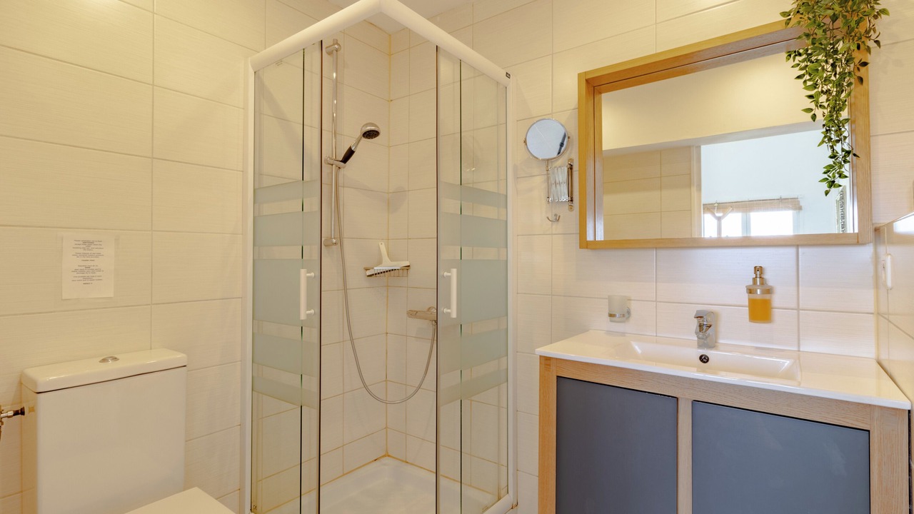 Photo of Bathroom in Jayac