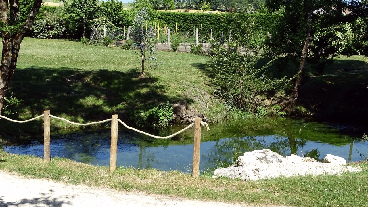 Photo of Outdoor in Monmarves