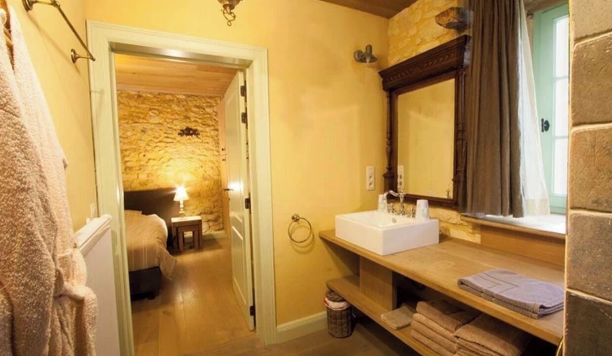 Photo of Bathroom in Saint-Chamassy