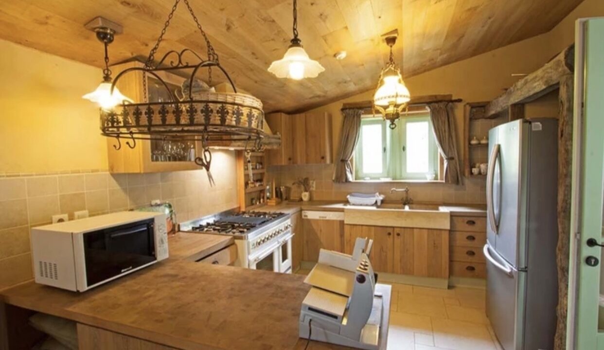 Photo of Kitchen in Saint-Chamassy