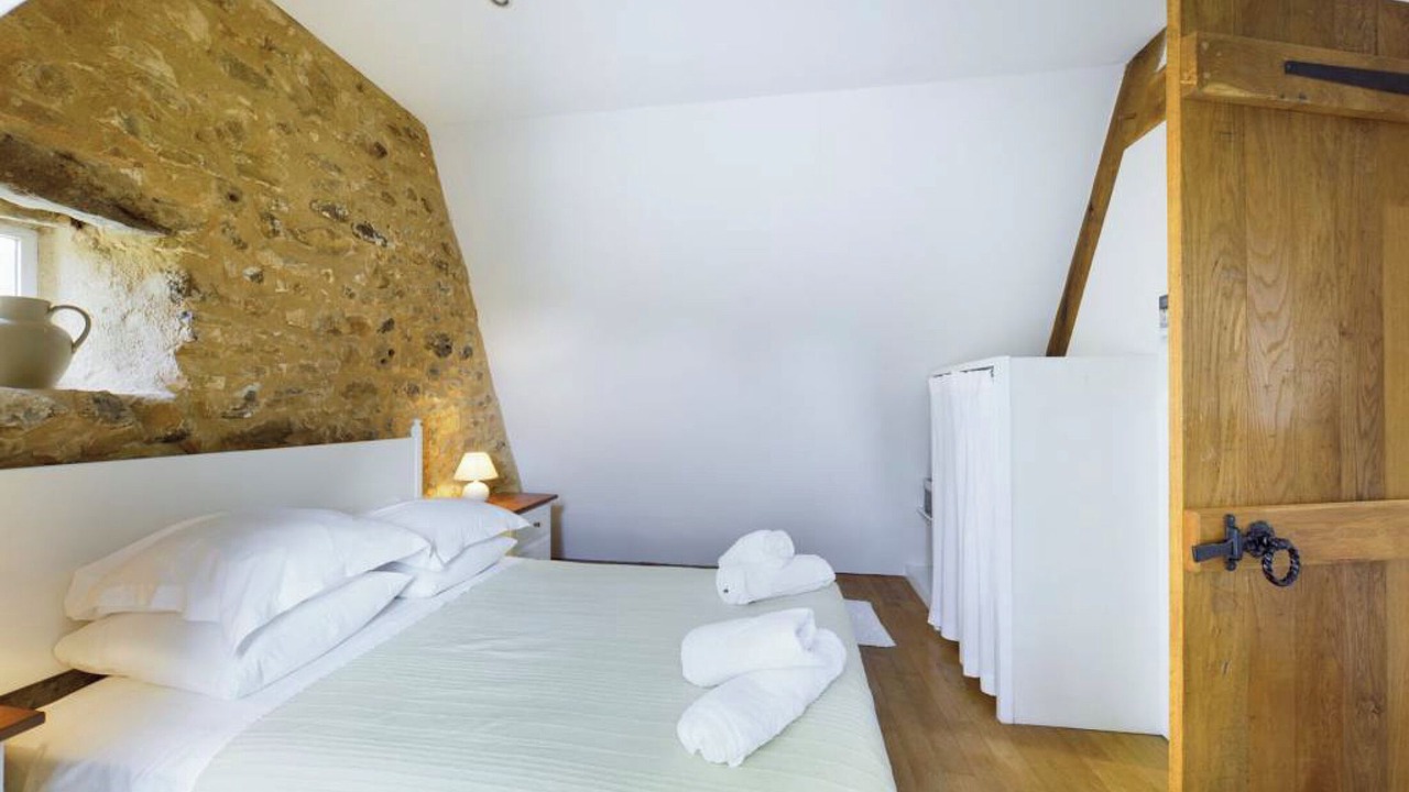 Photo of Bedroom in Issac