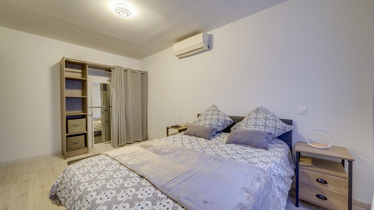 Photo of Bedroom in Fronsac