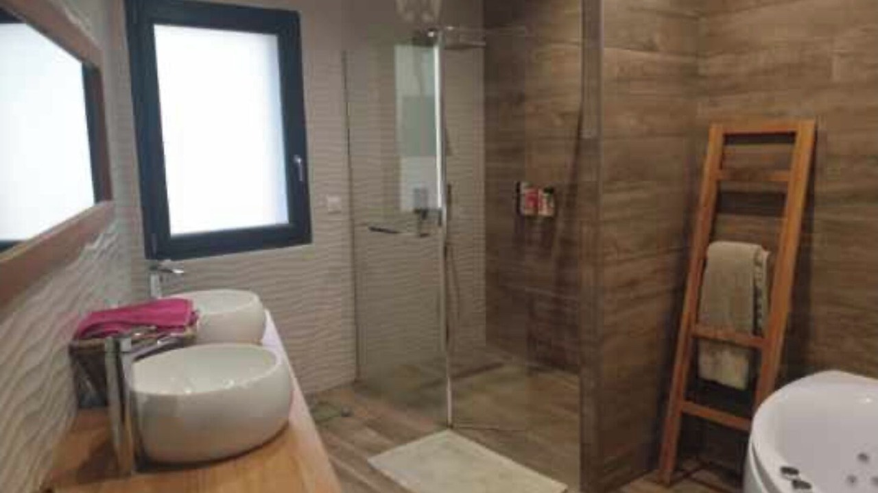 Photo of Bathroom in Peypin
