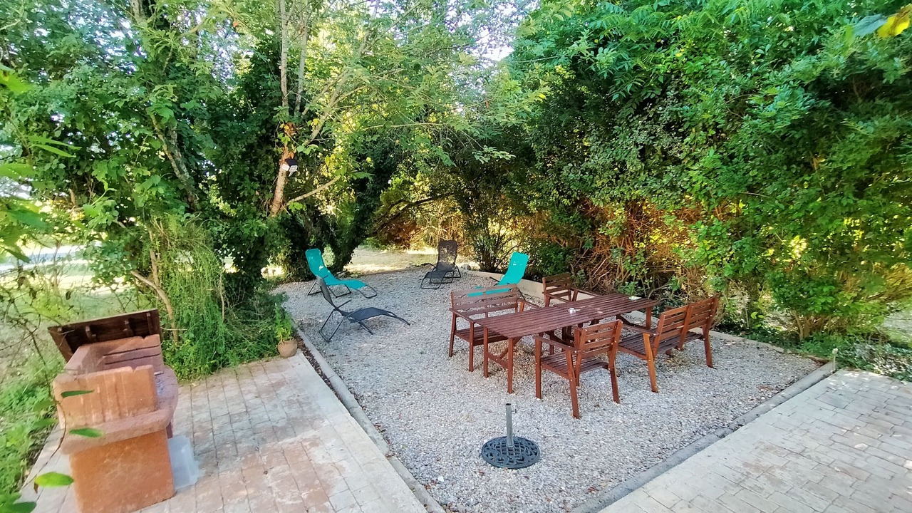 Photo of Outdoor in Bellon