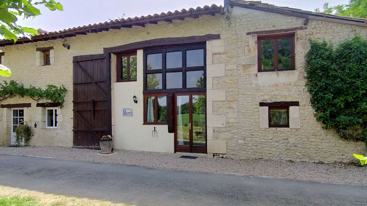 Photo of Outdoor in Bellon