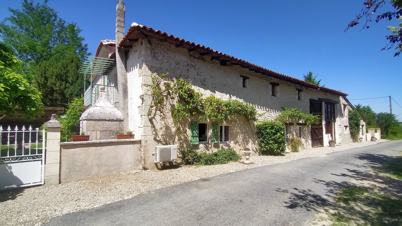 Photo of Outdoor in Bellon