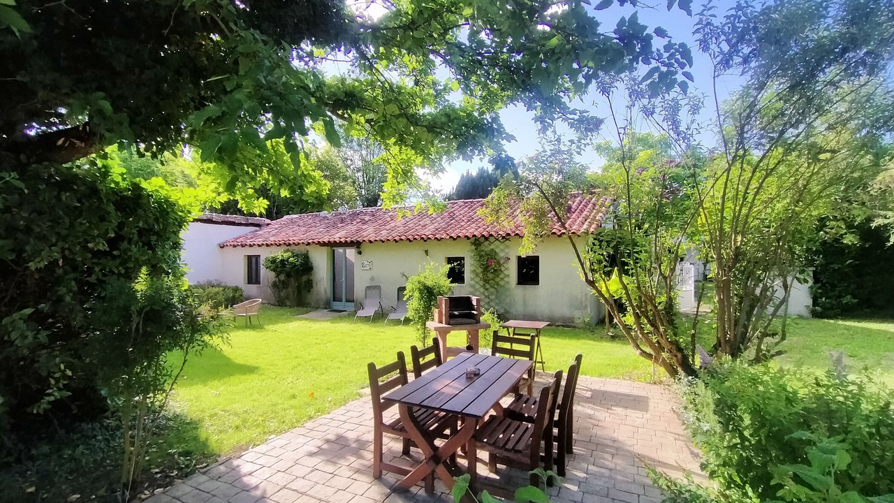 Photo of Outdoor in Bellon