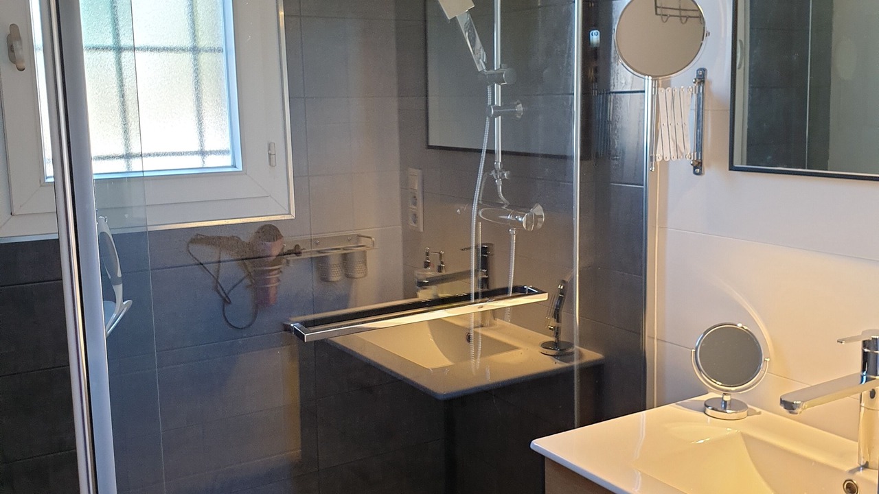 Photo of Bathroom in Nieul-sur-Mer