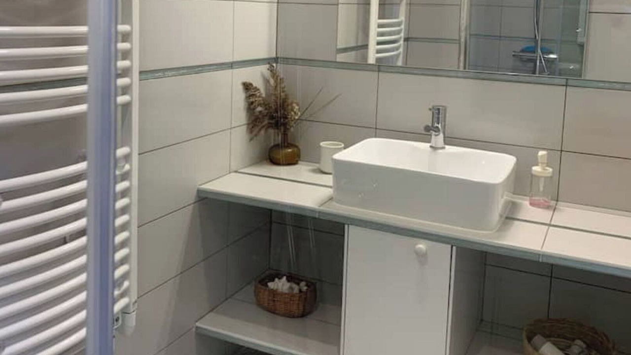 Photo of Bathroom in Ambares-et-Lagrave