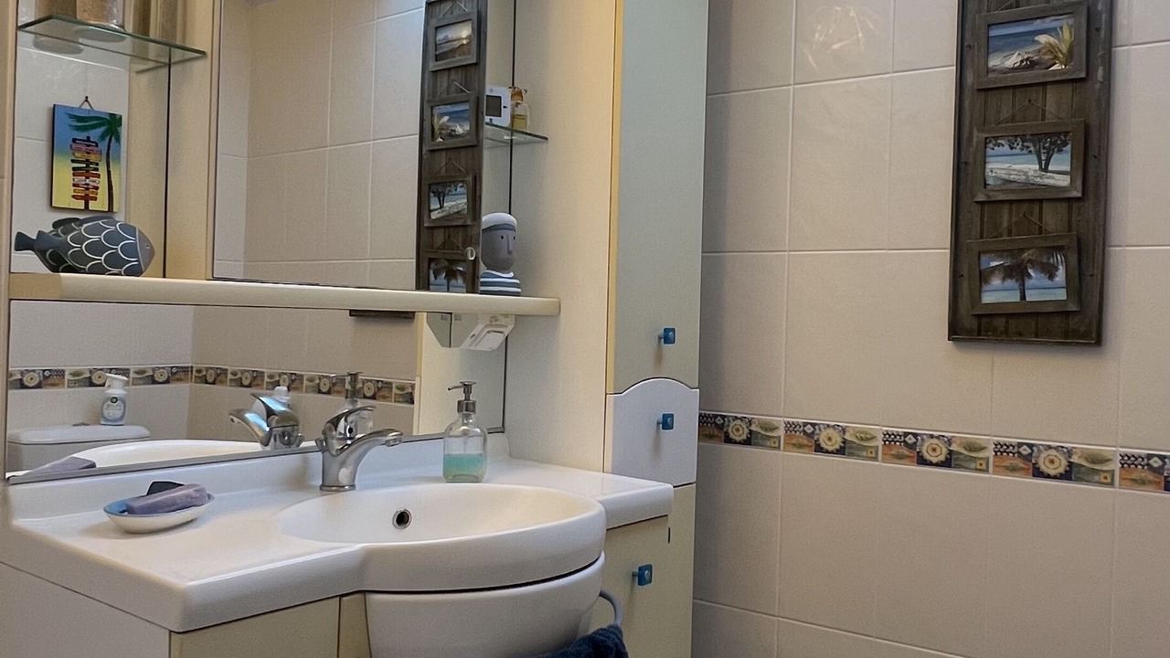 Photo of Bathroom in Saint-Georges-les-Baillargeaux