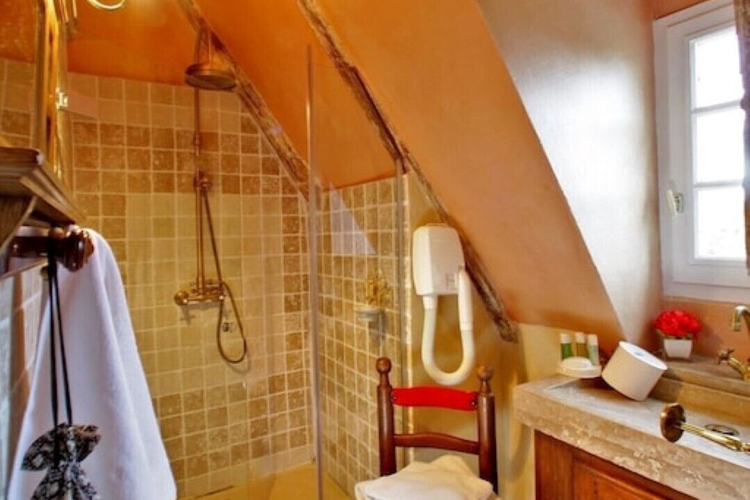 Photo of Bathroom in Saint-Julien-de-Lampon