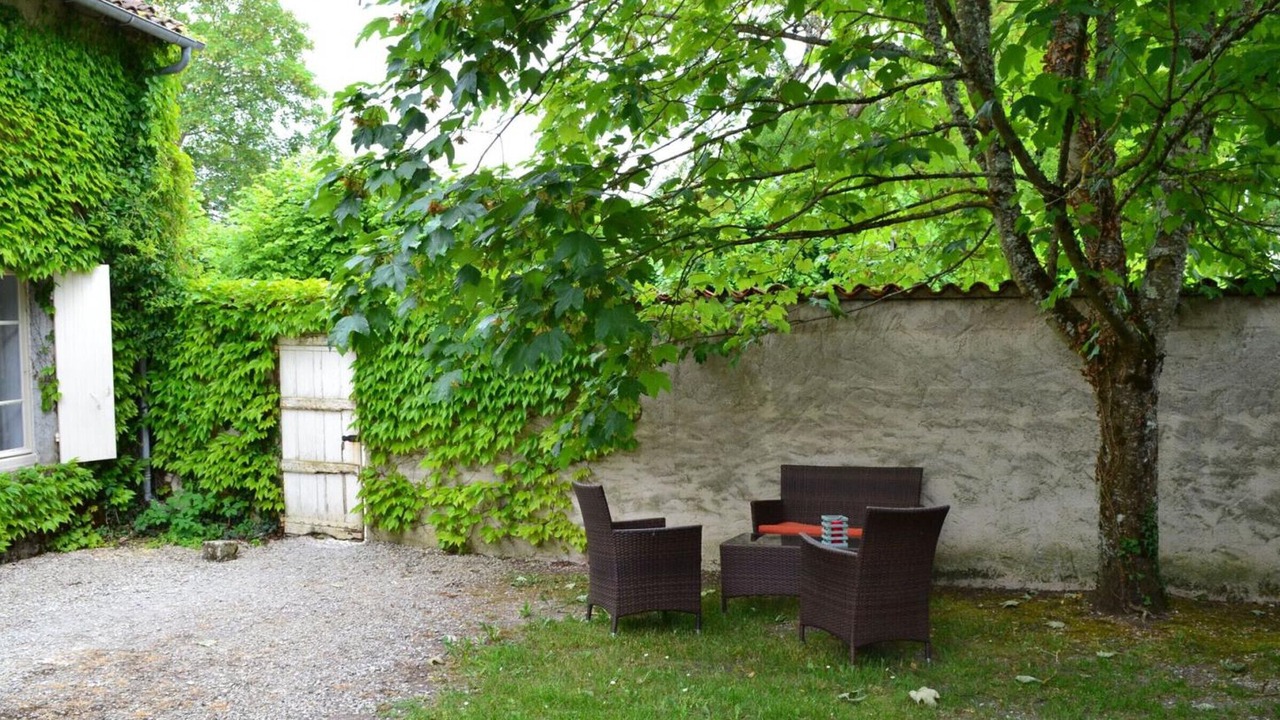 Photo of Patio Balcony in Lignieres-Sonneville