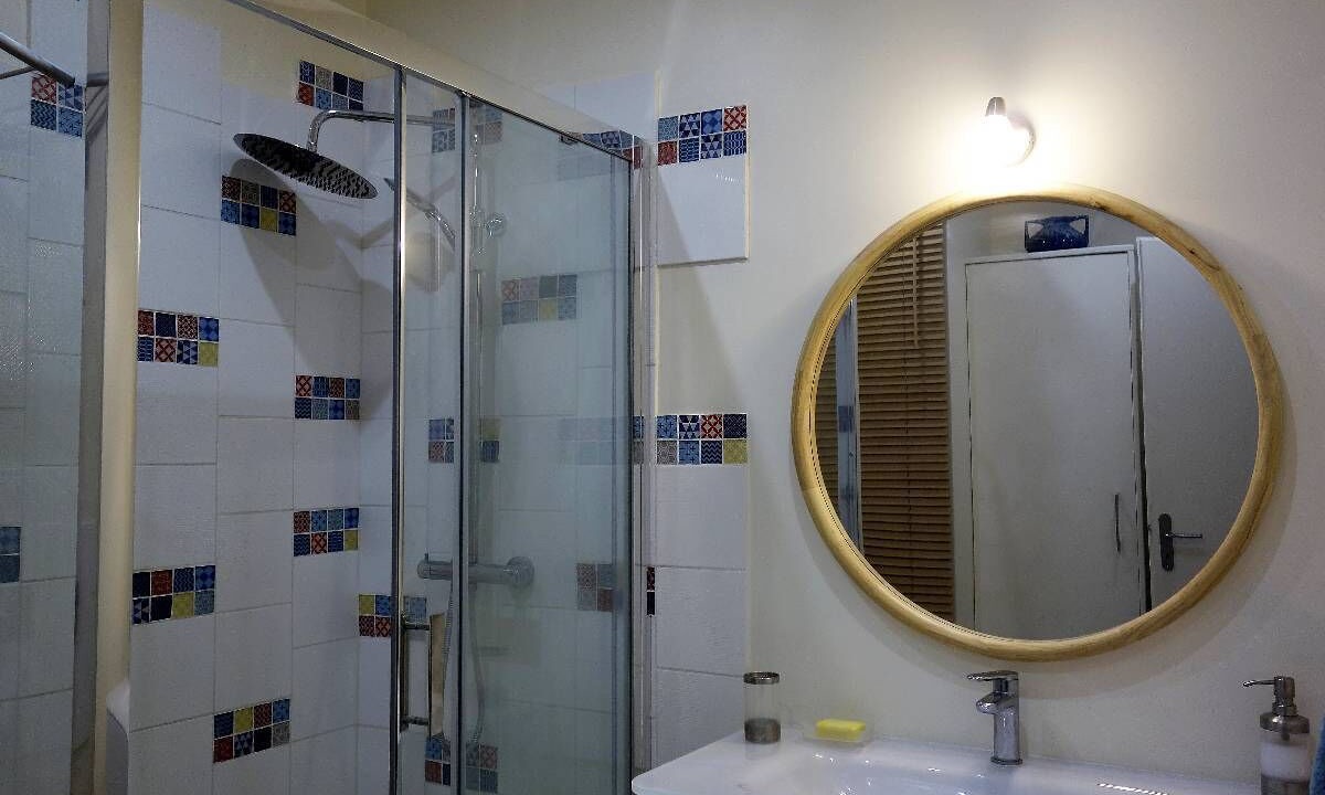 Photo of Bathroom in Saint Seurin - Fondaudege