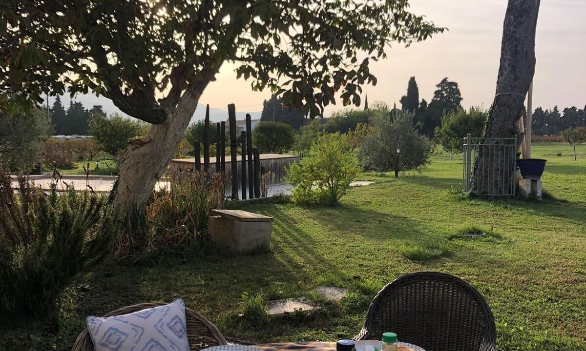 Photo of Outdoor in Violes