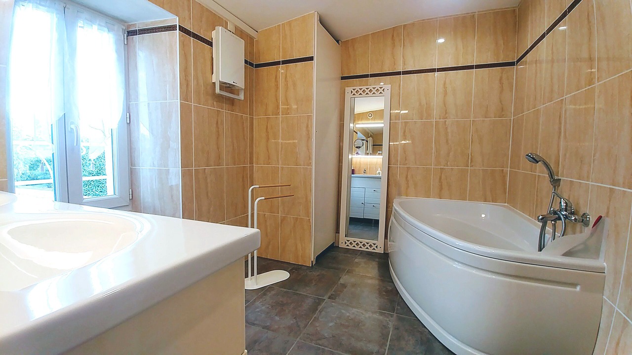 Photo of Bathroom in Saint-Just-Luzac