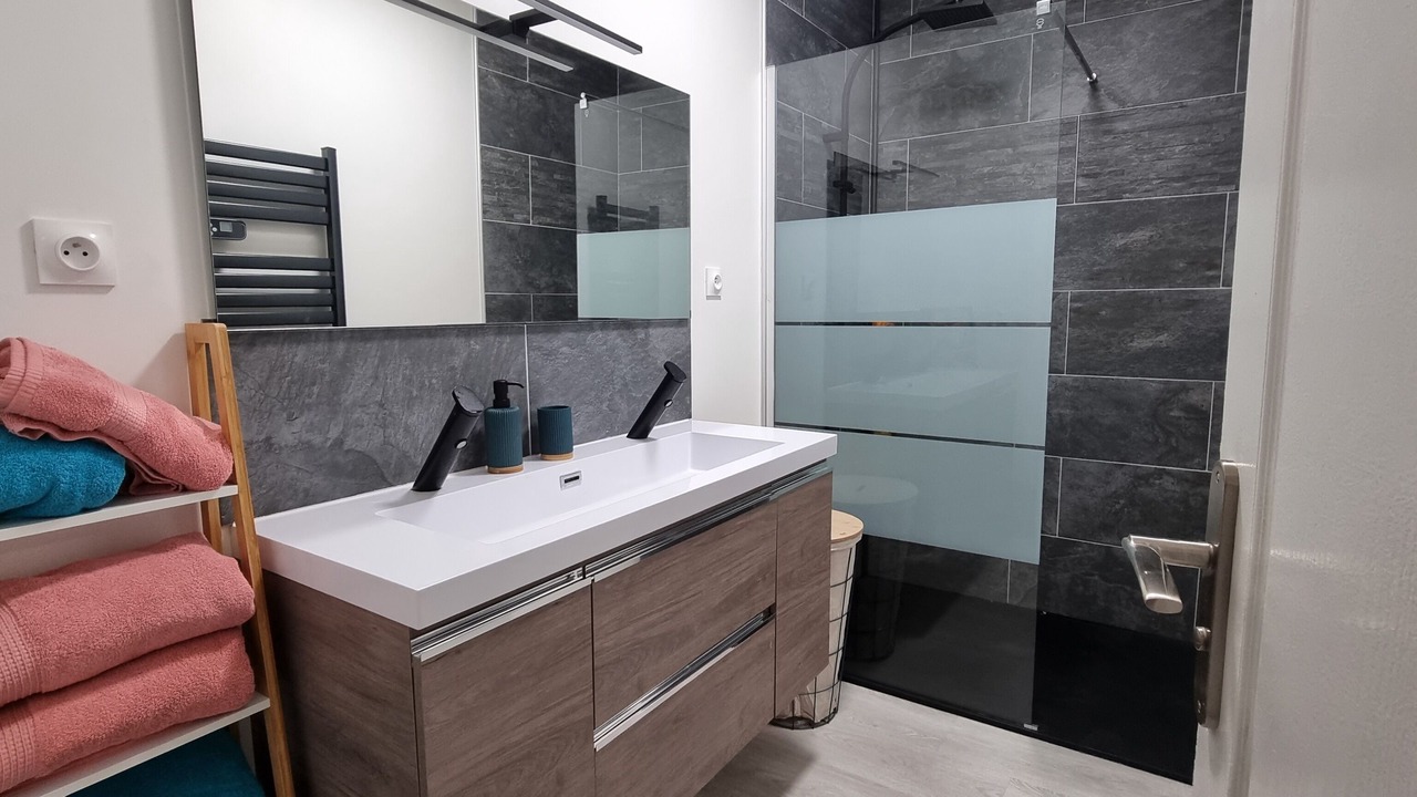 Photo of Bathroom in Saint-Seurin-sur-l'Isle