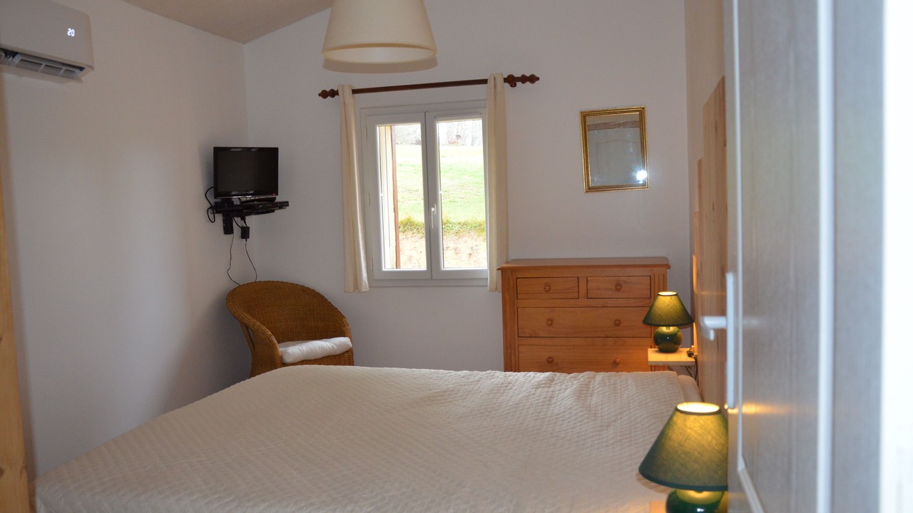 Photo of Bedroom in Saint-Julien-de-Crempse