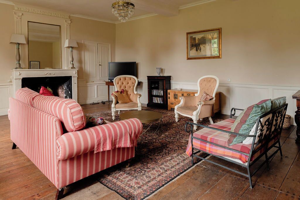 Photo of Livingroom in Saint-Romain