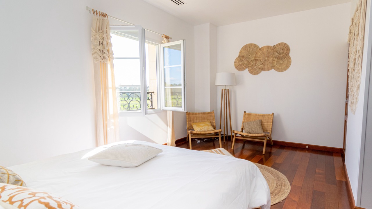 Photo of Bedroom in Saint-Laurent-de-Medoc